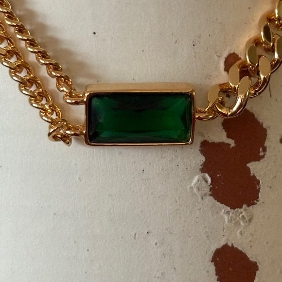 Céline Gold Chain Necklace with stunning green pendant in center showstopper - Picture 1 of 7
